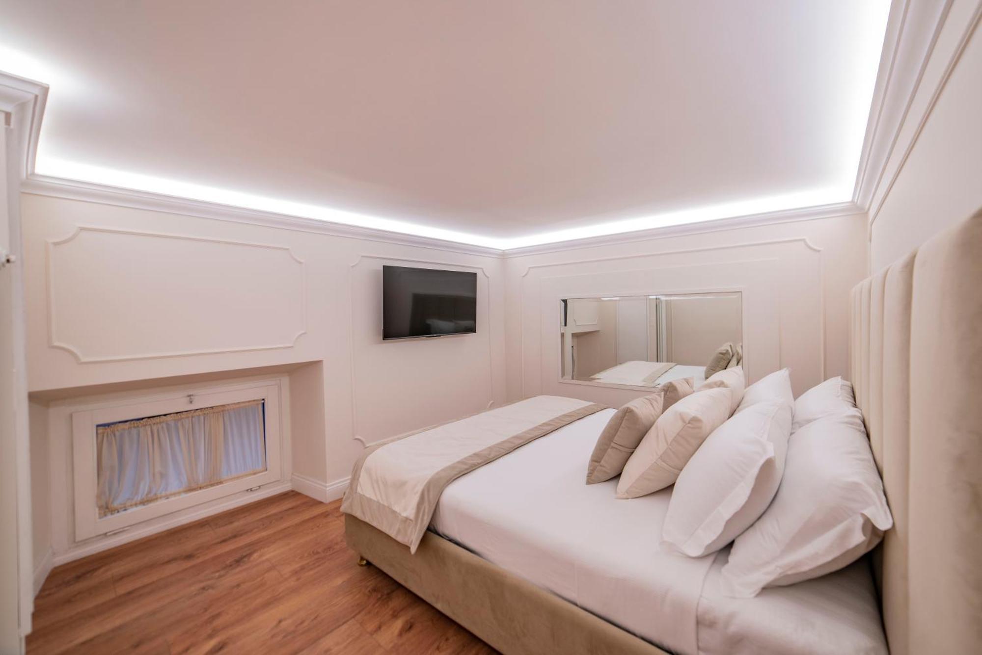 Heart Of - Pantheon View Holiday home *